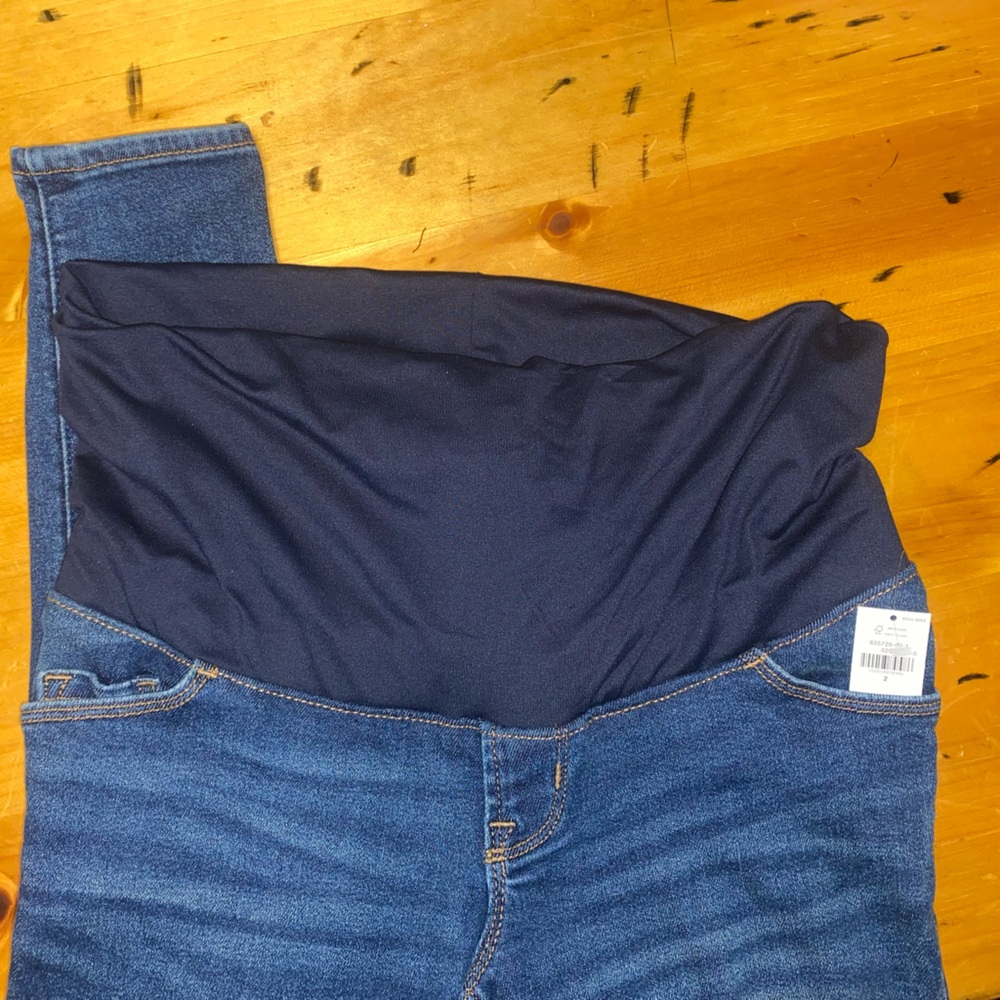 NWT over the belly panel, skinny jeans, size 2.